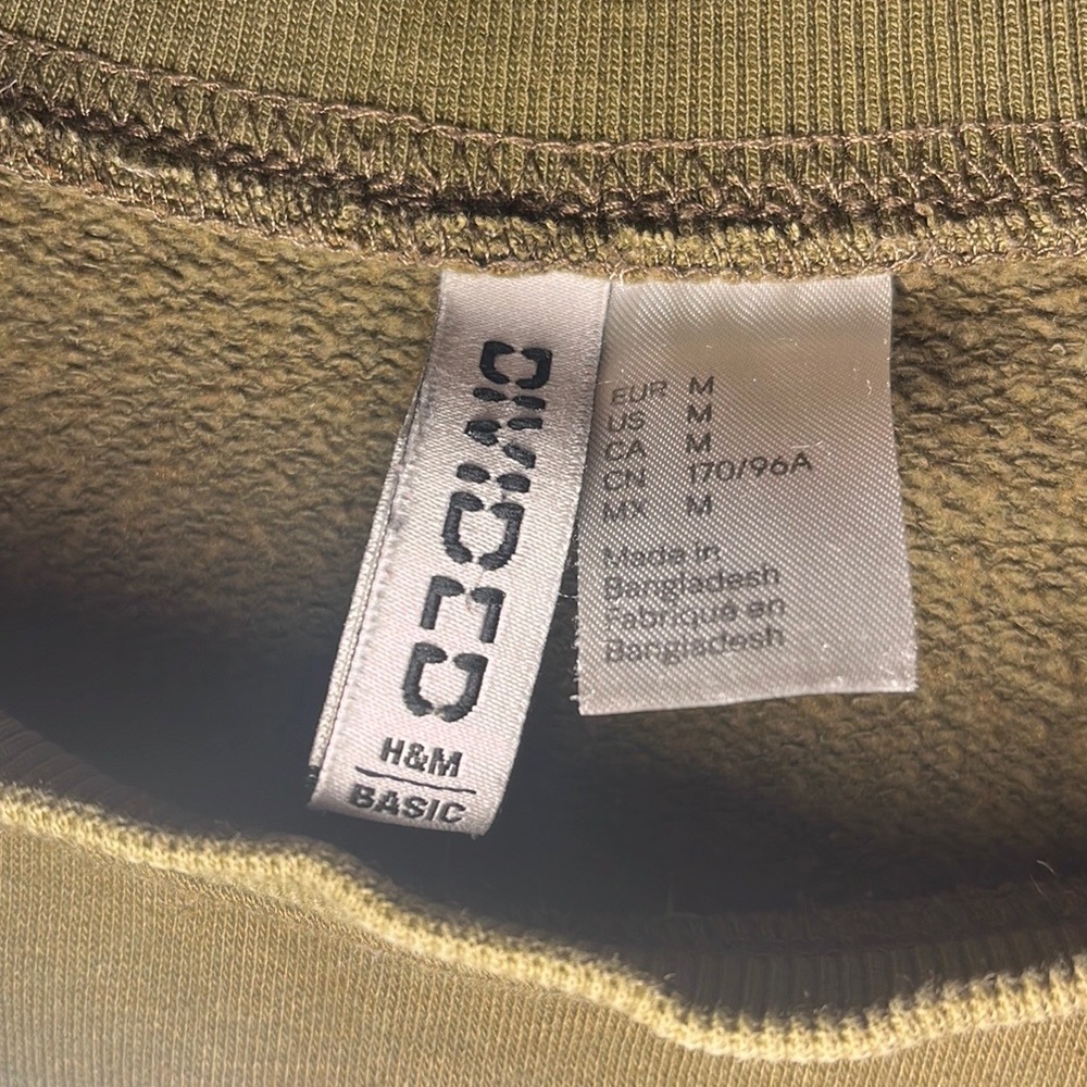 Divided H&M Sweater - Picture 2 of 6